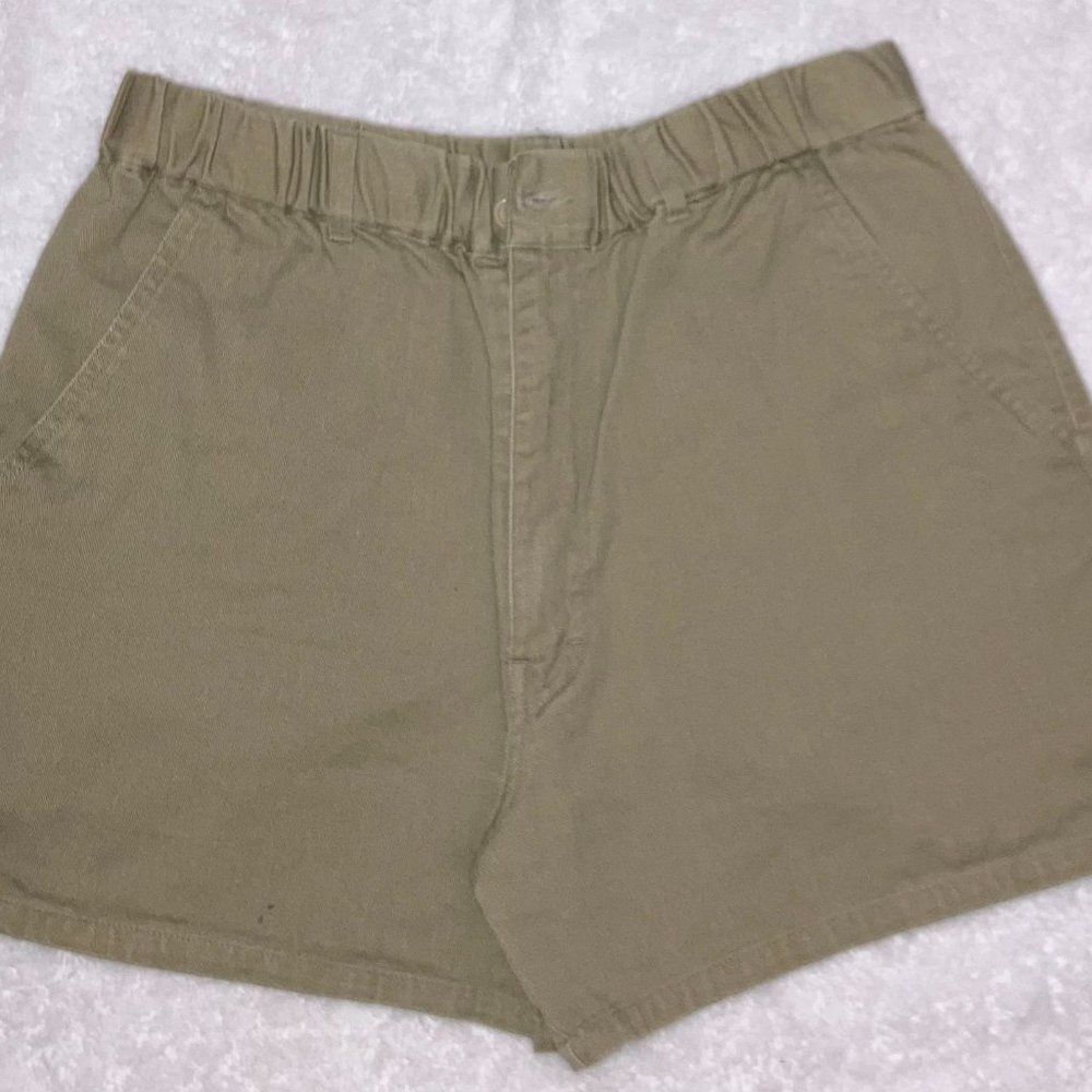 Vintage St. John's Bay 5 inch khaki shorts (Mens 32/33)